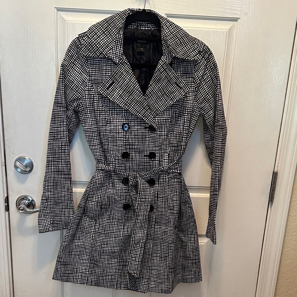 Express Black and White Checkered Trench Coat Fully Lined Classic Chic Size XS